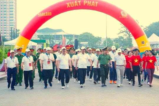 Thái Nguyên sôi nổi Ngày hội "Cùng Việt Nam tiến bước"