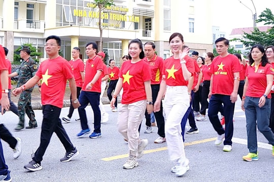 Gần 25.000 người tham gia hoạt động "Cùng Việt Nam tiến bước" tại Cao Bằng