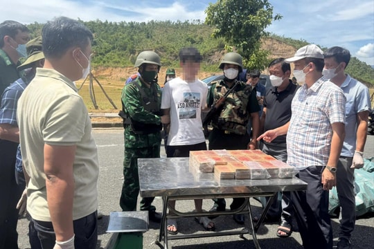 Triệt phá thành công đường dây vận chuyển gần 300kg ma túy