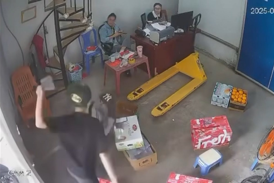 Bắt đối tượng dùng dao chém đồng nghiệp cũ