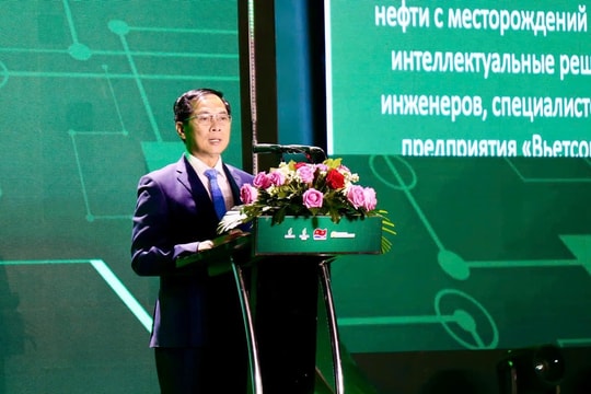 Dòng dầu đầu tiên từ dự án phát triển mỏ Kình Ngư Trắng - Kình Ngư Trắng Nam