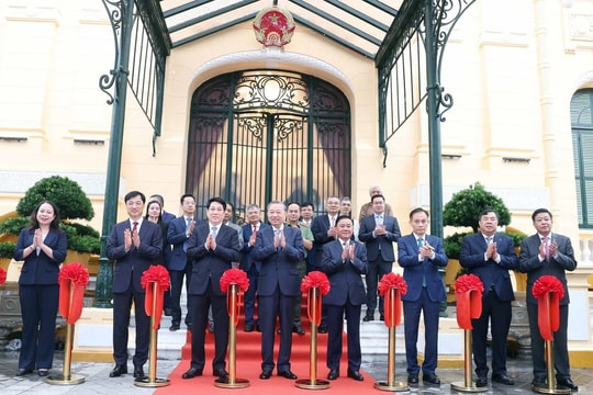 Tổng Bí thư và Chủ tịch nước dự Lễ bàn giao Trụ sở làm việc Cơ quan Chủ tịch nước