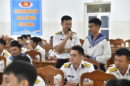 Đổi mới công tác giáo dục pháp luật ở Lữ đoàn 'tia chớp'