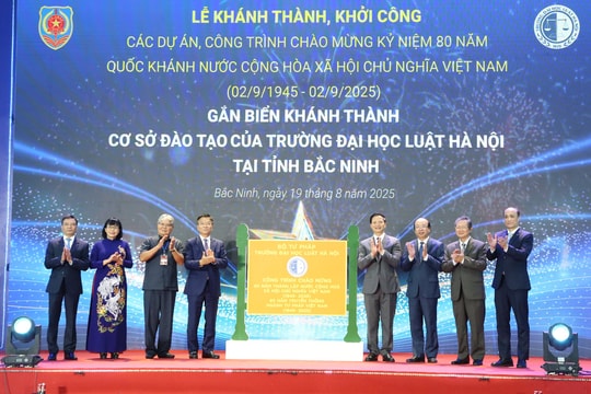 Phó Thủ tướng Chính phủ Lê Thành Long dự Lễ khánh thành cơ sở đào tạo Trường Đại học Luật Hà Nội tại Bắc Ninh