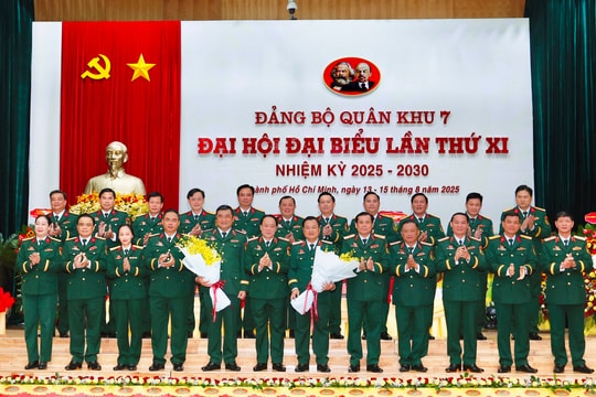 Đại hội không giấy Quân khu 7