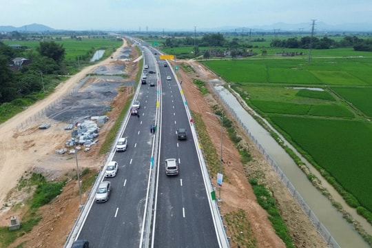 Từ năm 2026, 18 tuyến cao tốc Bắc - Nam bắt đầu thu phí
