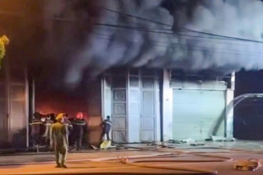 Cháy gara ô tô, một người tử vong