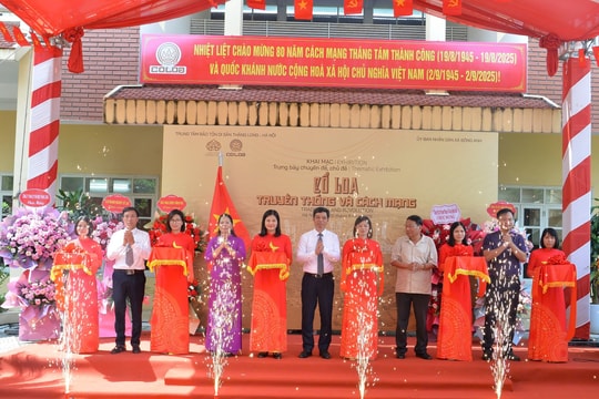 Trưng bày chuyên đề “Cổ Loa - Truyền thống và cách mạng”