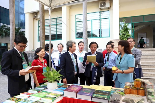 Hội thảo Sinh học – Nông nghiệp bàn giải pháp phát triển bền vững trong kỷ nguyên số