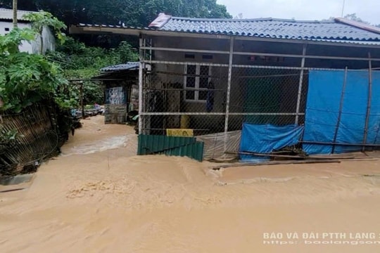 Mưa lớn làm nhiều tuyến đường ở Lạng Sơn ngập úng, sạt lở