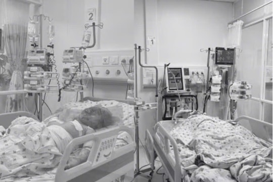 Tây Ninh: Đổ xăng lên người vợ cũ và 2 con rồi châm lửa