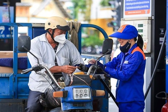 Giá xăng dầu ngày hôm nay (23/10): Thế giới tăng mạnh, trong nước dự báo giảm