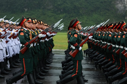 Hà Nội phục vụ nhu yếu phẩm miễn phí cho Nhân dân xem diễu binh