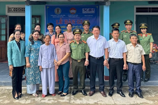 Bàn giao nhà thờ Liệt sĩ và Mẹ Việt Nam Anh hùng tại Huế