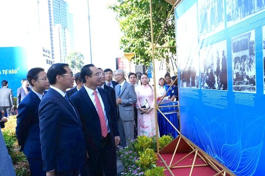 Khai mạc Triển lãm ảnh 80 năm Ngoại giao Việt Nam