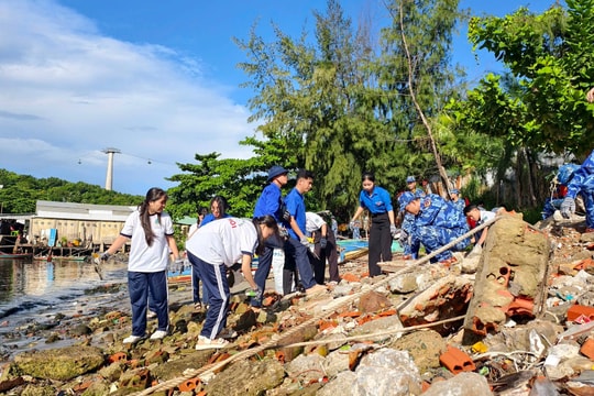 Chung tay vì biển xanh, sạch, đẹp