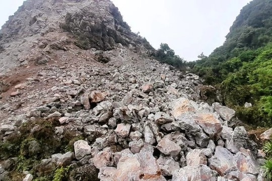 Phát hiện thi thể người phụ nữ trên sườn núi sau 3 ngày mất tích