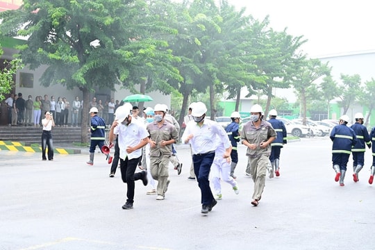 Hải Phòng: Các em nhỏ hào hứng tham gia trải nghiệm PCCC và CNCH