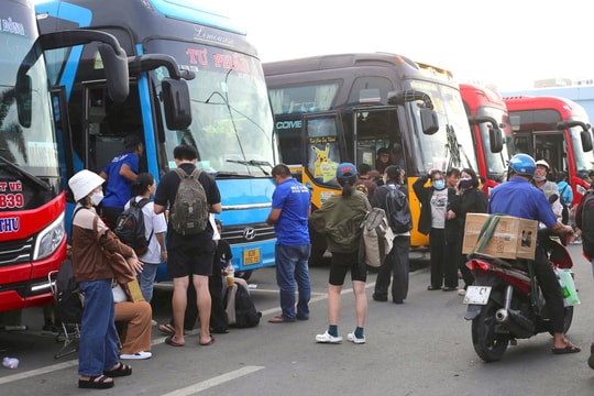 Dịp 2/9, bến xe TP.HCM tăng giá nhưng không quá 40%