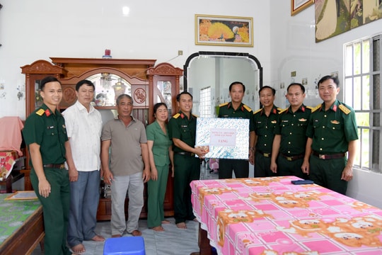 Tây Ninh: Bàn giao “Nhà đồng đội” cho quân nhân khó khăn