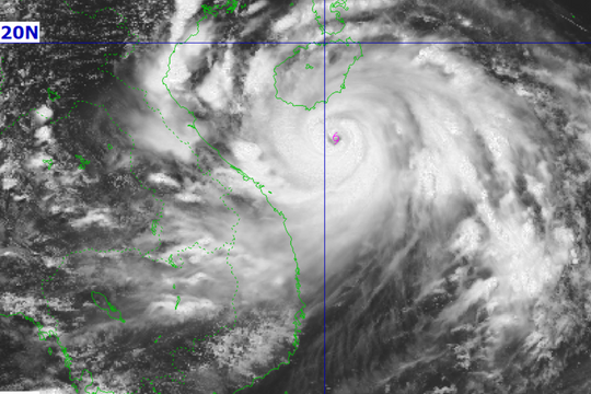 Bão số 5 áp sát đất liền, Hà Nội cảnh báo mưa dông cực đoan