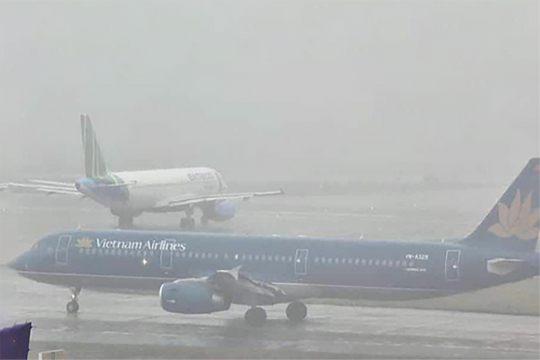 Hàng loạt sân bay miền Trung khẩn trương ứng phó bão số 5