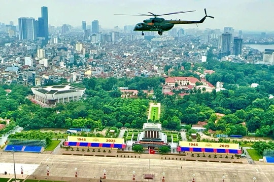 Mãn nhãn với màn hợp luyện máy bay ở quảng trường Ba Đình