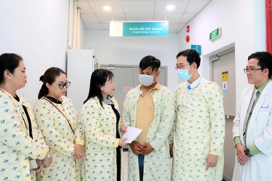 Sức khỏe hai cháu bé bị cha ruột tẩm xăng đốt như thế nào?