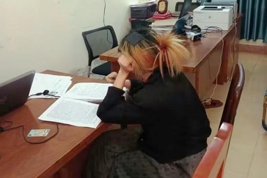 Hai thiếu nữ bị chủ quán karaoke “quản thúc” được Công an giải cứu