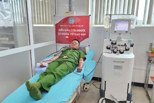 Tấm lòng vàng của chiến sĩ Công an nhân dân