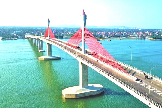 Ngừng toàn bộ lưu thông qua cầu Cửa Hội để ứng phó bão số 5