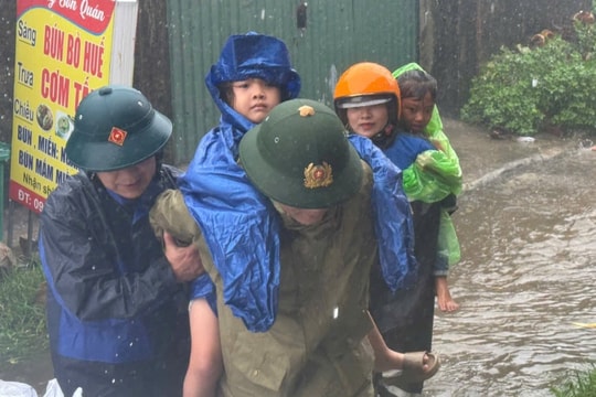 Huy động trực thăng hỗ trợ di dời, sơ tán dân cư