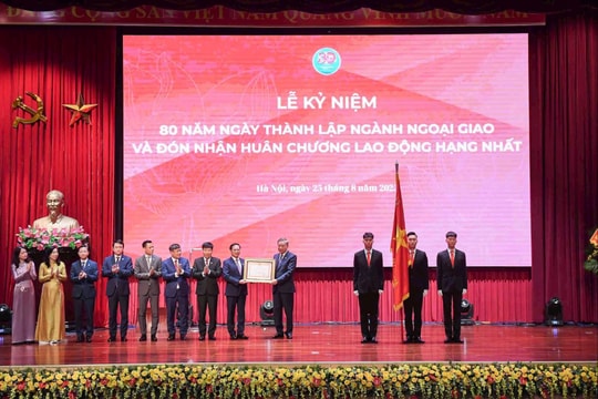 Tổng Bí thư Tô Lâm: Xây dựng nền ngoại giao toàn diện, hiện đại, chuyên nghiệp, mang đậm bản sắc Việt Nam