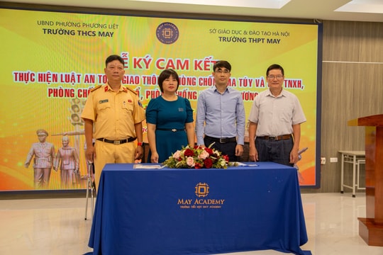 Hơn 1.600 học sinh Hà Nội ký cam kết thực hiện Luật TTATGT đường bộ 2024