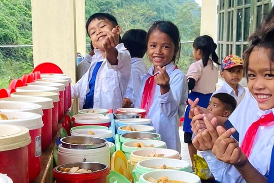 Đề xuất chính sách hỗ trợ tiền ăn, gạo cho học sinh tiểu học và THCS ở xã biên giới đất liền