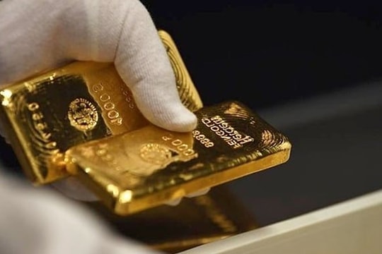 Giá vàng hôm nay 26/8: Chạm mức kỷ lục 128 triệu đồng/lượng