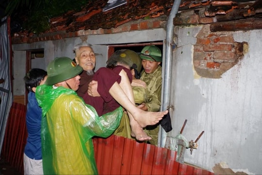 Ninh Bình: Hỗ trợ, khắc phục hậu quả do giông lốc