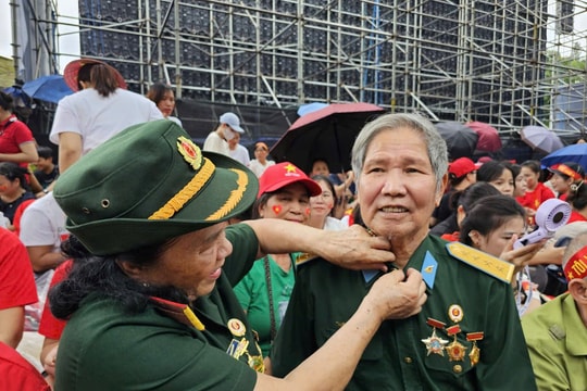 “Ông nhà tôi đẹp lão hơn trong ngày độc lập”