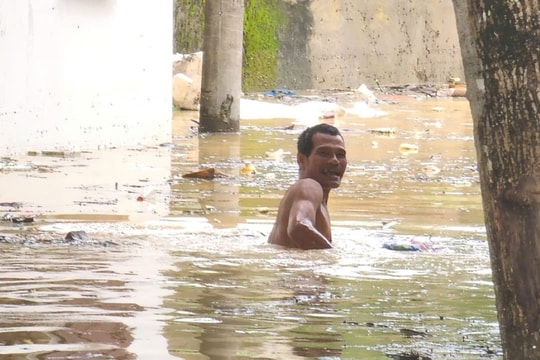 Hàng nghìn hộ dân ở Thanh Hóa chìm sâu trong nước lũ