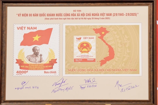 Ra mắt bộ tem bưu chính đặc biệt kỷ niệm 80 năm Quốc khánh Việt Nam