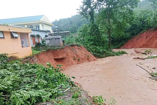 Nghệ An: Vùng biên Thông Thụ tan hoang sau bão Kajiki