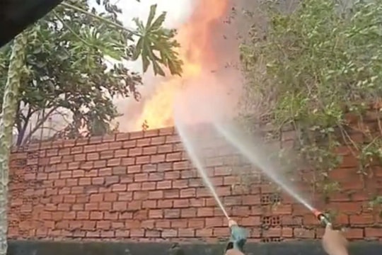 TP.HCM: Cháy nhà trong khu đất rộng hàng nghìn m²