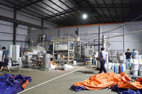 Dính vào khí cười, đời toàn tiếng khóc