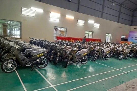 Hải Phòng tiếp nhận 228 xe mô tô phân bổ cho xã, phường