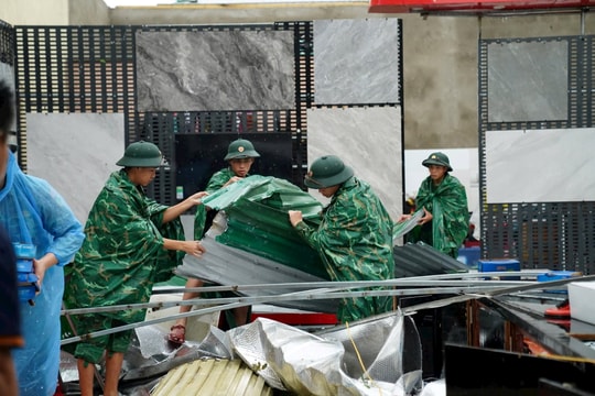 Hà Tĩnh dừng bắn pháo hoa, tập trung khắc phục hậu quả mưa bão