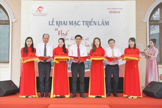 Triển lãm “Huế theo dòng lịch sử qua tài liệu lưu trữ” – Lan tỏa giá trị di sản