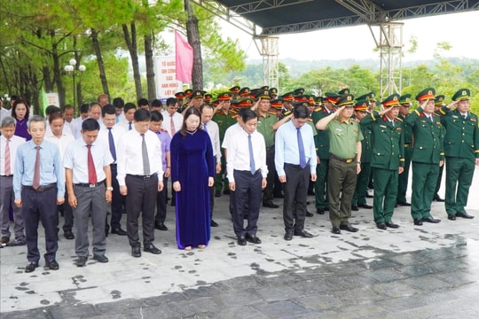 Lãnh đạo TP. Huế dâng hoa, dâng hương tưởng niệm các Anh hùng liệt sĩ