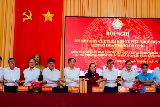 TAND khu vực 13 - Cần Thơ ký kết quy chế phối hợp với UBND các xã, phường
