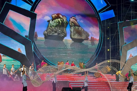 Quảng Ninh tưng bừng đêm nghệ thuật mừng 80 năm Quốc khánh