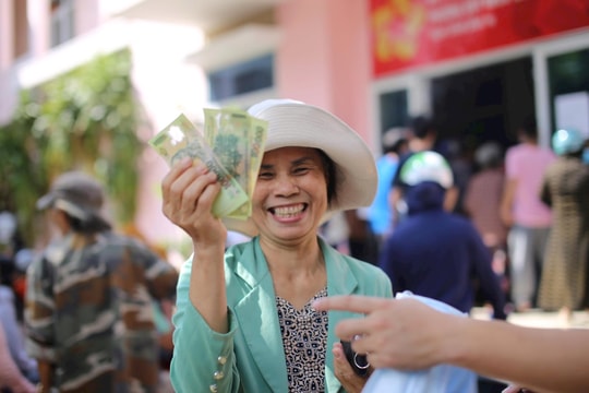 Người dân Gia Lai phấn khởi nhận quà Tết Độc lập 2/9